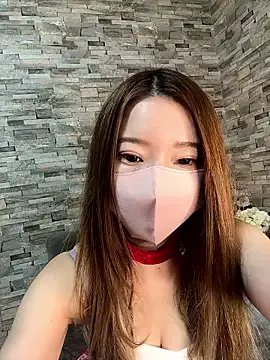 yuuhichan model from StripChat