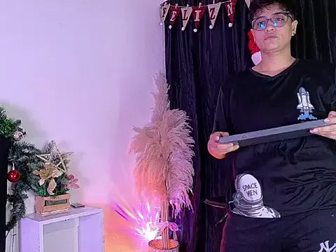 zarek_boston from StripChat is Freechat