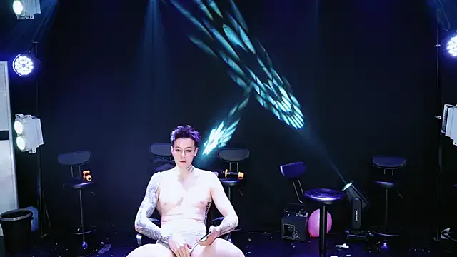 Zouzouboy-001 on StripChat